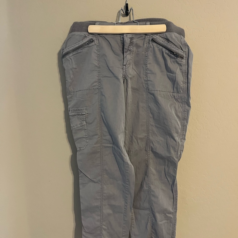 Sonoma Women’s Light Gray Cargo Pants